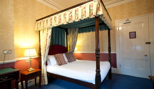 Four Poster Room