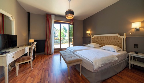Habitación con 1 cama doble o 2 individuales, balcón