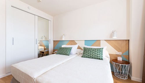 Suite, balcón (2 adults + 2 children)