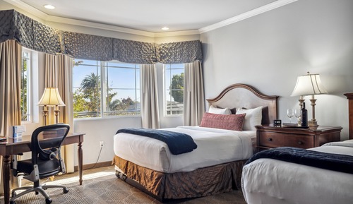 Habitación Premium doble, 2 camas de matrimonio, frigorífico y microondas