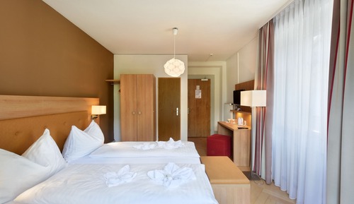 Habitación estándar con 2 camas individuales, balcón
