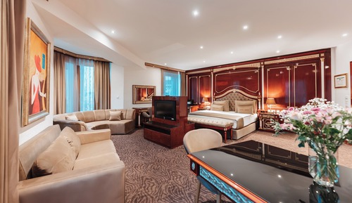 Estudio exclusivo, 1 cama de matrimonio grande