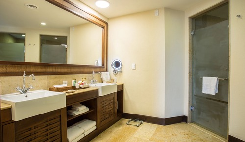 Preferred Club Ocean Front Governor Suite