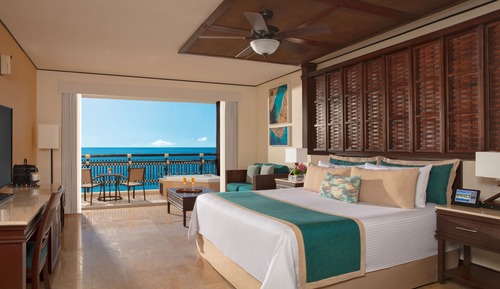 Preferred Club Ocean Front Honeymoon Suite