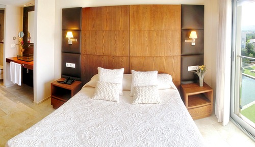 Apartamento, 2 habitaciones, terraza, planta baja