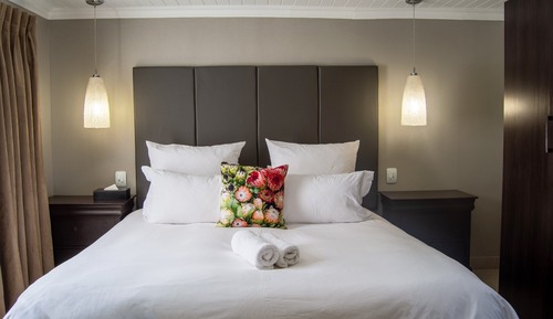 Estudio ejecutivo, 1 cama de matrimonio grande
