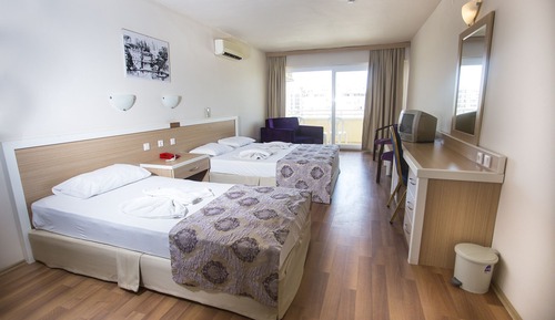 Habitación cuádruple, vistas al mar