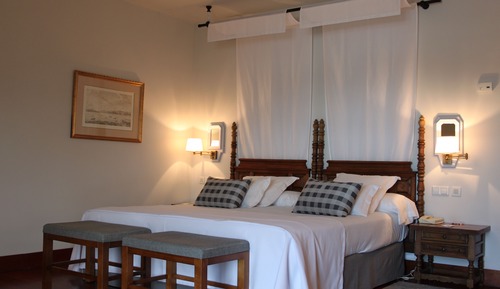 Suite junior (1 queen bed or 2 single beds)