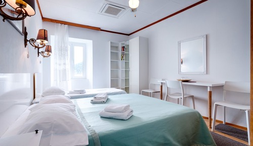 Habitación triple, baño privado