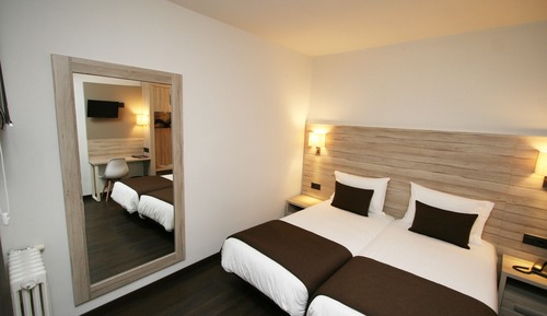 Habitación con 1 cama doble o 2 individuales, sin ventanas (Interior)
