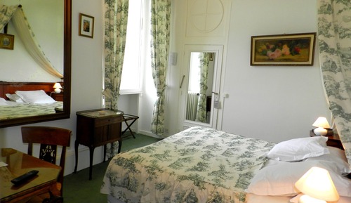 Habitación clásica con 1 cama doble o 2 individuales
