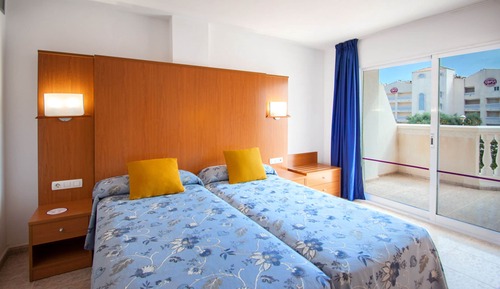 Habitación familiar, terraza (2 Adults + 1 Child)