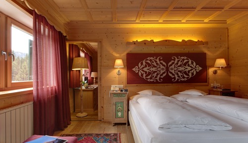 Suite (Salares - Triple Occupancy)