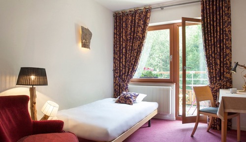 Suite (For 3)