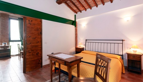 Apartamento clásico, 1 habitación, cocina, vistas al jardín