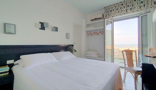 Habitación panorámica doble, balcón, vistas al mar