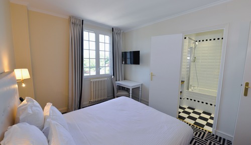 Habitación clásica con 1 cama doble o 2 individuales (Chambre vue Village)