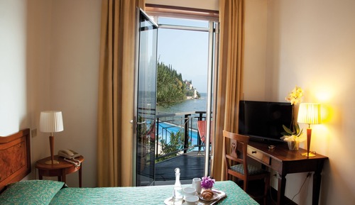 Habitación doble, vistas al lago, en edificio anexo