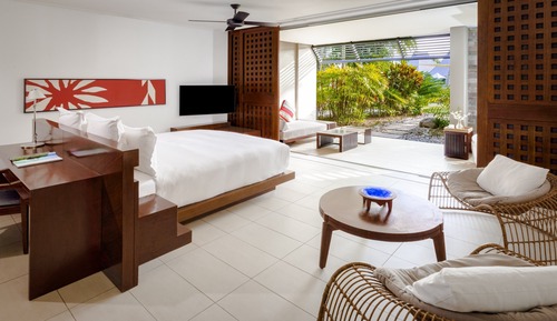 Habitación, 1 cama de matrimonio grande, vistas a la piscina, planta baja