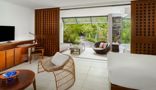 Habitación, 2 camas dobles, acceso a la piscina, vistas al jardín