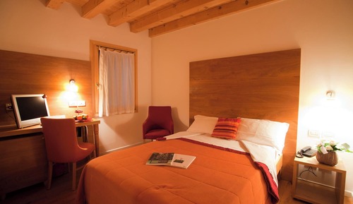 Habitación clásica con 1 cama doble o 2 individuales