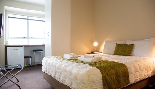 Habitación superior, 1 cama de matrimonio, baño privado