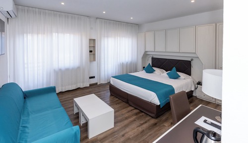 Habitación familiar, 1 cama de matrimonio grande con sofá cama, no fumadores