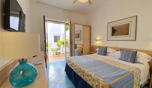 Habitación doble, balcón (Attinia)