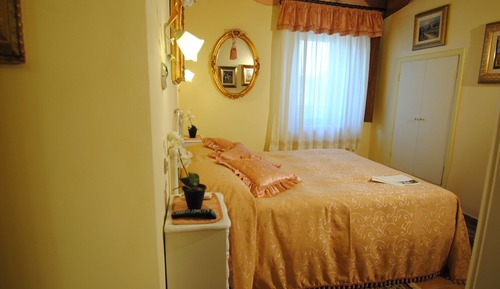 Habitación superior con 1 cama doble o 2 individuales