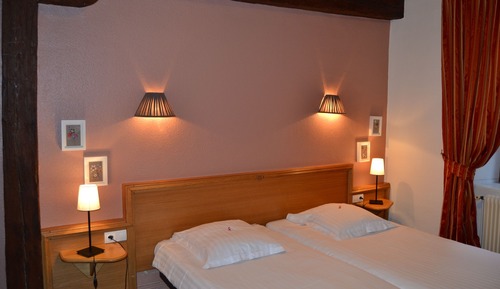 Habitación superior con 1 cama doble o 2 individuales