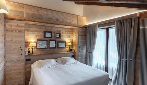 Suite, bañera de hidromasaje (Rocher, Sauna)