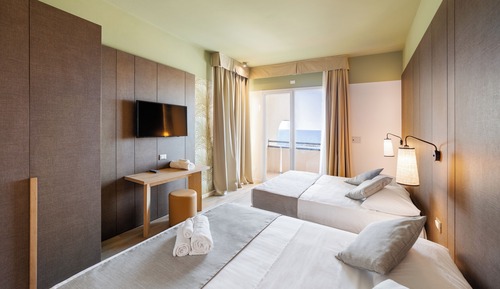 Queen Room