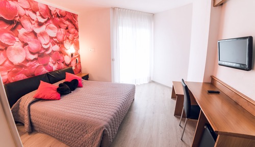Habitación de diseño doble, 1 cama de matrimonio, balcón