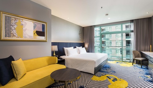 Grand Deluxe Club King City View