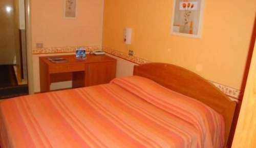 Habitación clásica con 1 cama doble o 2 individuales
