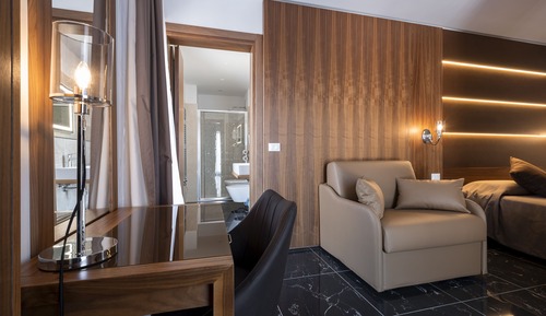 Suite estudio junior, 1 cama de matrimonio grande, balcón, vistas al puerto