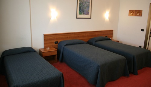 Habitación triple (single beds)