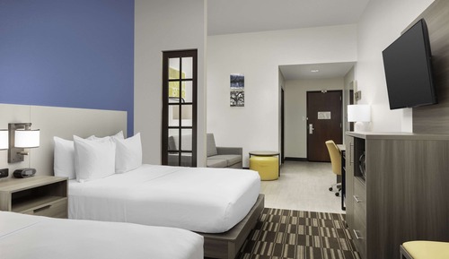 Suite, no fumadores, planta baja (Room towards Road, Near elevator)