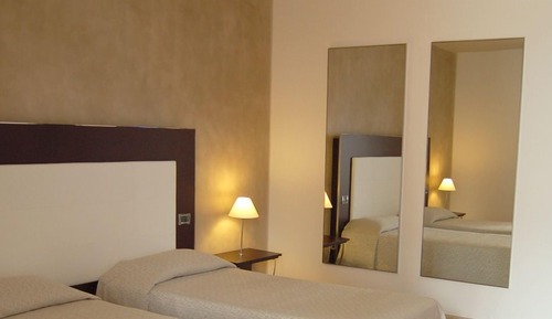 Habitación con 2 camas individuales
