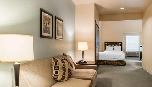 Suite, no fumadores (2 King Beds and 1 Sofa Bed)