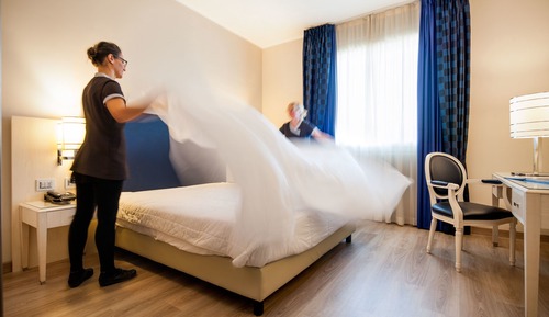 Habitación estándar con 1 cama doble o 2 individuales