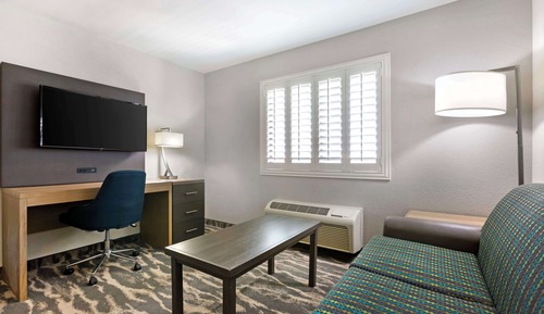 Suite, 2 camas de matrimonio, no fumadores, frigorífico y microondas (with Sofabed)