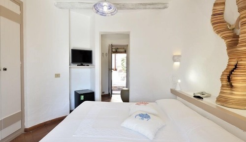 Habitación económica, 1 cama de matrimonio, vistas al jardín, planta baja