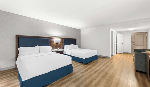 Habitación, 2 camas de matrimonio, accesible para personas con discapacidad (Mobility & Hearing)