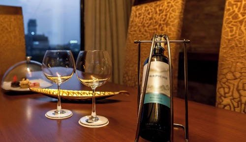 Presidential Suite with Bathtub, 2-way Airport Transfer
