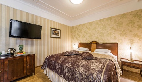 Junior Suite with Free Spa Access