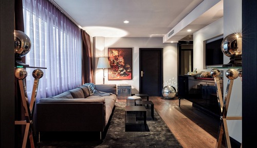 Suite, 1 cama de matrimonio grande, vistas a la ciudad