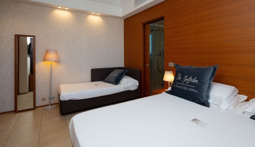 Suite junior, varias camas, bañera de hidromasaje, vistas al mar