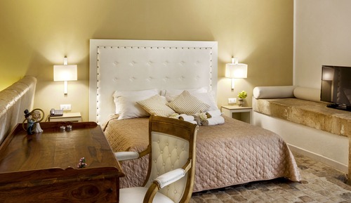 Habitación superior con 1 cama doble o 2 individuales