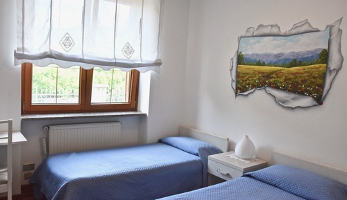 Habitación con 2 camas individuales